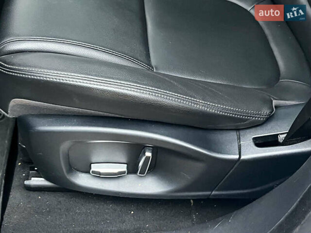 Белый Ягуар Ф-Пейс, объемом двигателя 2 л и пробегом 80 тыс. км за 25990 $, фото 34 на Automoto.ua