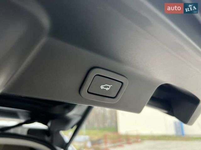 Белый Ягуар Ф-Пейс, объемом двигателя 3 л и пробегом 140 тыс. км за 21500 $, фото 32 на Automoto.ua