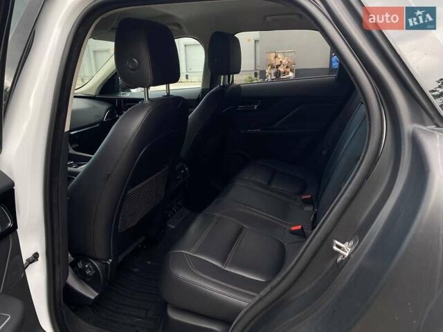 Ягуар Ф-Пейс 2018 у Києві на Automoto.ua Білий Ягуар Ф-Пейс, об'ємом двигуна 2 л та пробігом 121 тис. км за 23990 $, фото 18 на Automoto.ua