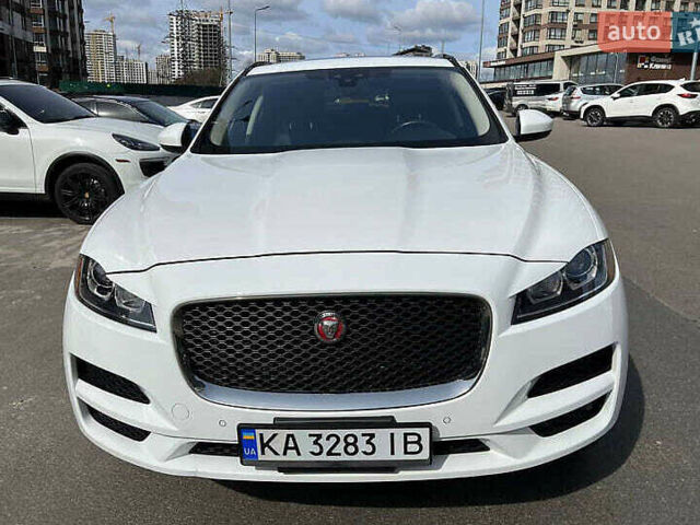 Білий Ягуар Ф-Пейс, об'ємом двигуна 2 л та пробігом 95 тис. км за 15000 $, фото 1 на Automoto.ua