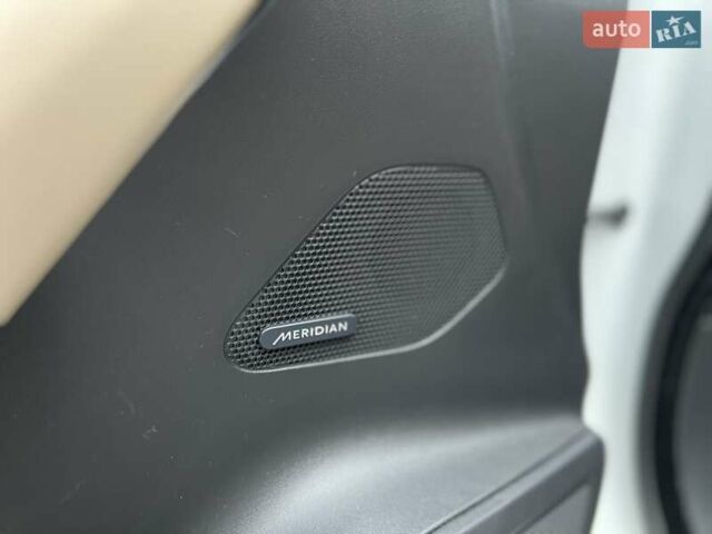 Белый Ягуар Ф-Пейс, объемом двигателя 3 л и пробегом 140 тыс. км за 21500 $, фото 22 на Automoto.ua