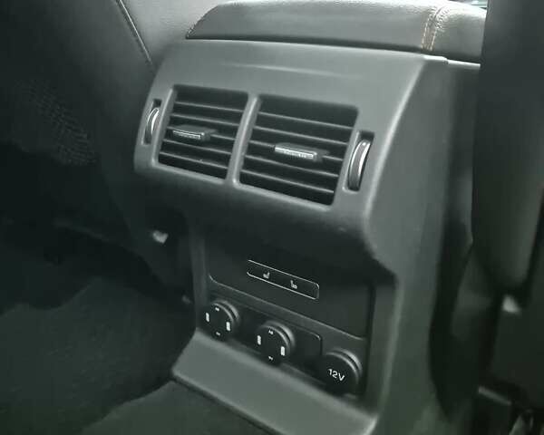 Белый Ягуар Ф-Пейс, объемом двигателя 2 л и пробегом 129 тыс. км за 25400 $, фото 19 на Automoto.ua