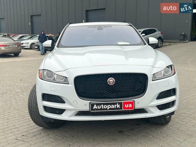 Белый Ягуар Ф-Пейс, объемом двигателя 2 л и пробегом 129 тыс. км за 25590 $, фото 16 на Automoto.ua