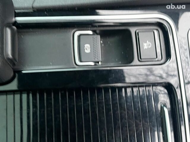 Белый Ягуар Ф-Пейс, объемом двигателя 2 л и пробегом 80 тыс. км за 25990 $, фото 22 на Automoto.ua