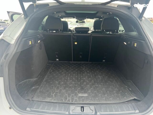 Белый Ягуар Ф-Пейс, объемом двигателя 2 л и пробегом 129 тыс. км за 25590 $, фото 35 на Automoto.ua