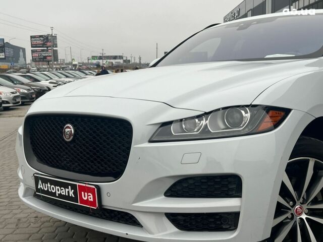 Белый Ягуар Ф-Пейс, объемом двигателя 2 л и пробегом 129 тыс. км за 25590 $, фото 3 на Automoto.ua