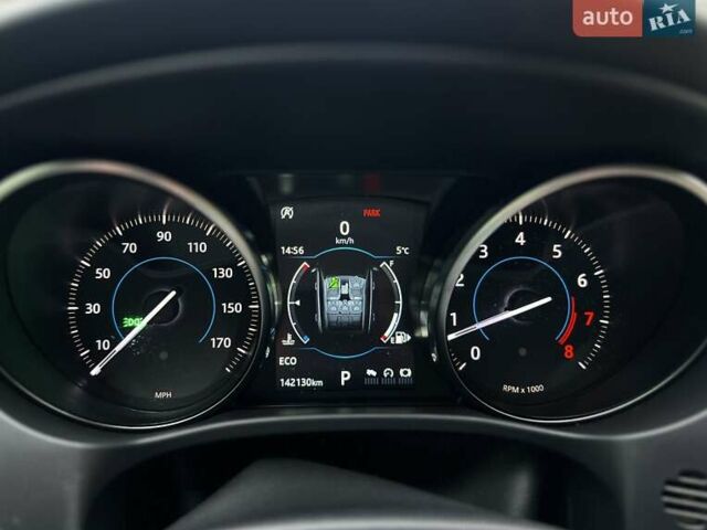 Белый Ягуар Ф-Пейс, объемом двигателя 3 л и пробегом 140 тыс. км за 21500 $, фото 46 на Automoto.ua