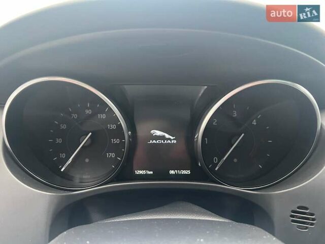 Белый Ягуар Ф-Пейс, объемом двигателя 2 л и пробегом 129 тыс. км за 25590 $, фото 27 на Automoto.ua