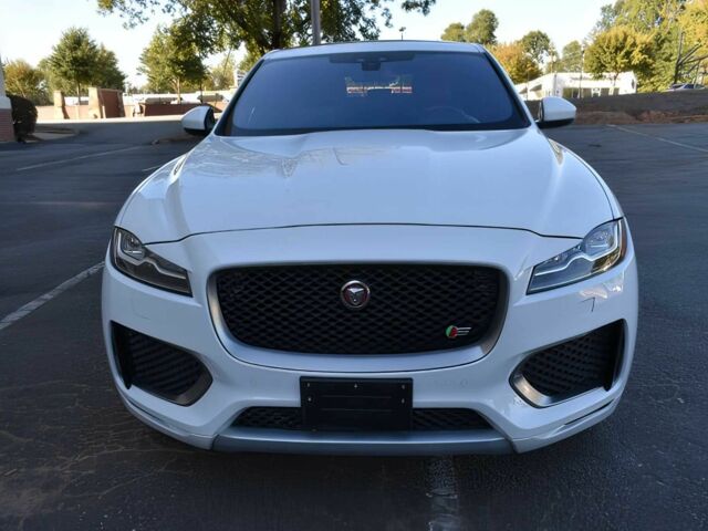 Белый Ягуар Ф-Пейс, объемом двигателя 3 л и пробегом 50 тыс. км за 10000 $, фото 1 на Automoto.ua