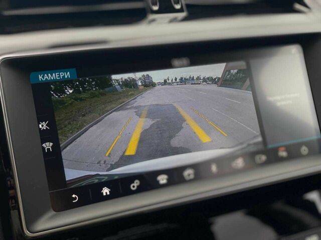 Белый Ягуар Ф-Пейс, объемом двигателя 2 л и пробегом 121 тыс. км за 23990 $, фото 18 на Automoto.ua