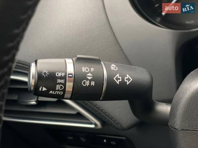 Білий Ягуар Ф-Пейс, об'ємом двигуна 2 л та пробігом 121 тис. км за 23490 $, фото 29 на Automoto.ua