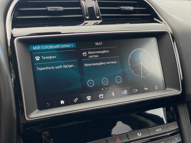 Белый Ягуар Ф-Пейс, объемом двигателя 2 л и пробегом 121 тыс. км за 23990 $, фото 15 на Automoto.ua