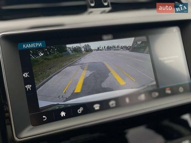 Белый Ягуар Ф-Пейс, объемом двигателя 2 л и пробегом 121 тыс. км за 23490 $, фото 28 на Automoto.ua