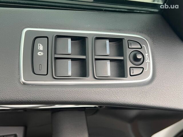 Белый Ягуар Ф-Пейс, объемом двигателя 2 л и пробегом 129 тыс. км за 25590 $, фото 19 на Automoto.ua