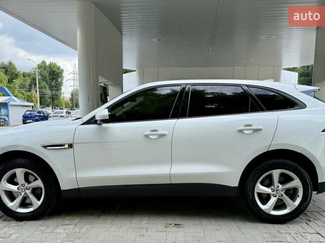 Білий Ягуар Ф-Пейс, об'ємом двигуна 2 л та пробігом 140 тис. км за 21900 $, фото 17 на Automoto.ua