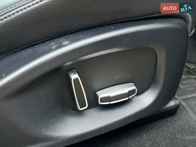 Белый Ягуар Ф-Пейс, объемом двигателя 2 л и пробегом 80 тыс. км за 25990 $, фото 19 на Automoto.ua