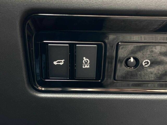 Белый Ягуар Ф-Пейс, объемом двигателя 2 л и пробегом 121 тыс. км за 23990 $, фото 22 на Automoto.ua