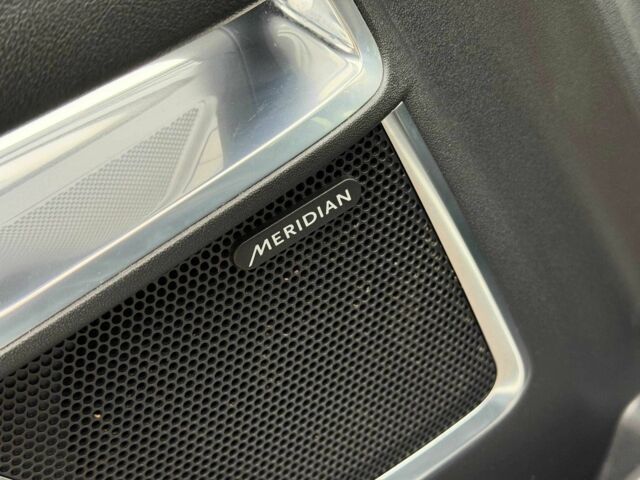 Белый Ягуар Ф-Пейс, объемом двигателя 2 л и пробегом 120 тыс. км за 25500 $, фото 14 на Automoto.ua