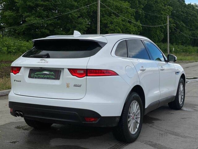 Белый Ягуар Ф-Пейс, объемом двигателя 2 л и пробегом 121 тыс. км за 23990 $, фото 6 на Automoto.ua