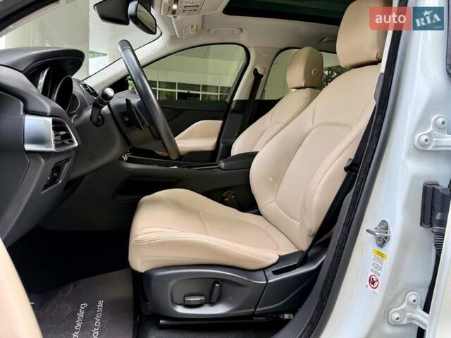 Ягуар Ф-Пейс 2018 у Дніпро (Дніпропетровську) на Automoto.ua Білий Ягуар Ф-Пейс, об'ємом двигуна 2 л та пробігом 140 тис. км за 21500 $, фото 20 на Automoto.ua