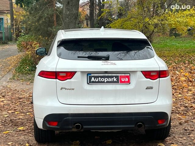 Белый Ягуар Ф-Пейс, объемом двигателя 2 л и пробегом 80 тыс. км за 25990 $, фото 9 на Automoto.ua