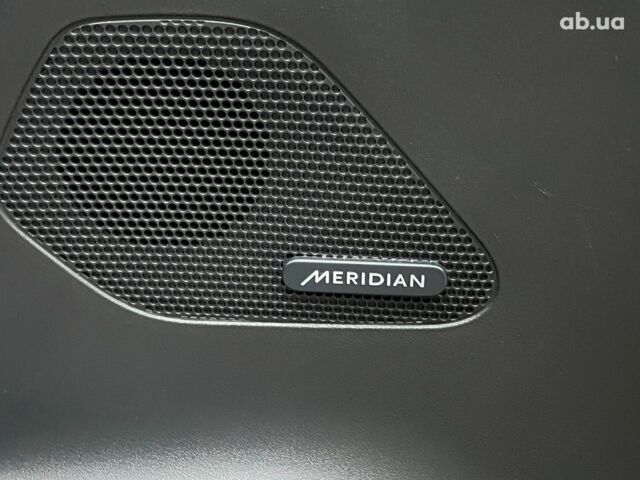 Белый Ягуар Ф-Пейс, объемом двигателя 2 л и пробегом 80 тыс. км за 25990 $, фото 18 на Automoto.ua