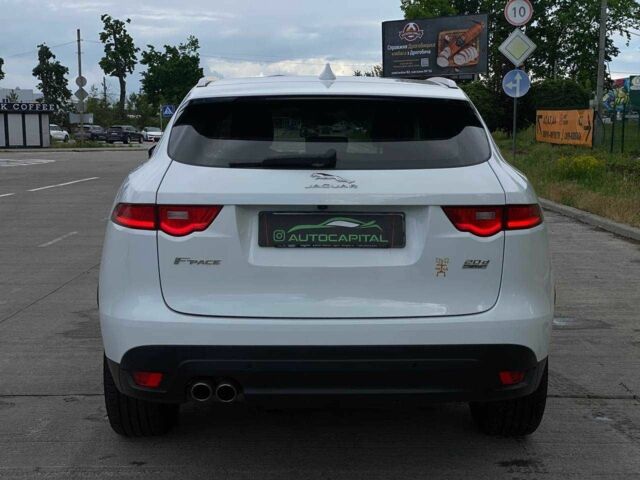 Белый Ягуар Ф-Пейс, объемом двигателя 2 л и пробегом 121 тыс. км за 23990 $, фото 5 на Automoto.ua