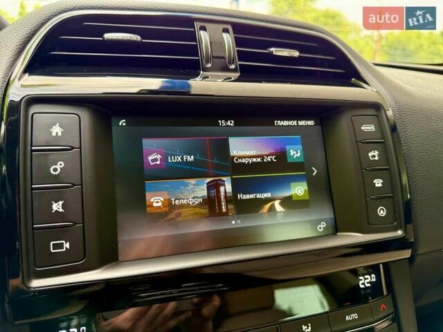 Ягуар Ф-Пейс 2018 у Дніпро (Дніпропетровську) на Automoto.ua Білий Ягуар Ф-Пейс, об'ємом двигуна 2 л та пробігом 140 тис. км за 21500 $, фото 43 на Automoto.ua
