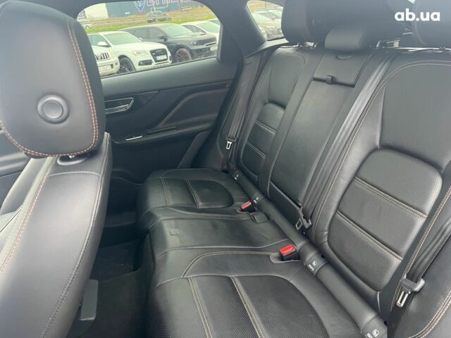 Белый Ягуар Ф-Пейс, объемом двигателя 2 л и пробегом 129 тыс. км за 25590 $, фото 33 на Automoto.ua