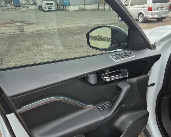 Белый Ягуар Ф-Пейс, объемом двигателя 2 л и пробегом 129 тыс. км за 25400 $, фото 21 на Automoto.ua