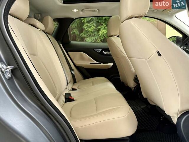 Ягуар Ф-Пейс 2018 у Дніпро (Дніпропетровську) на Automoto.ua Білий Ягуар Ф-Пейс, об'ємом двигуна 2 л та пробігом 140 тис. км за 21500 $, фото 29 на Automoto.ua