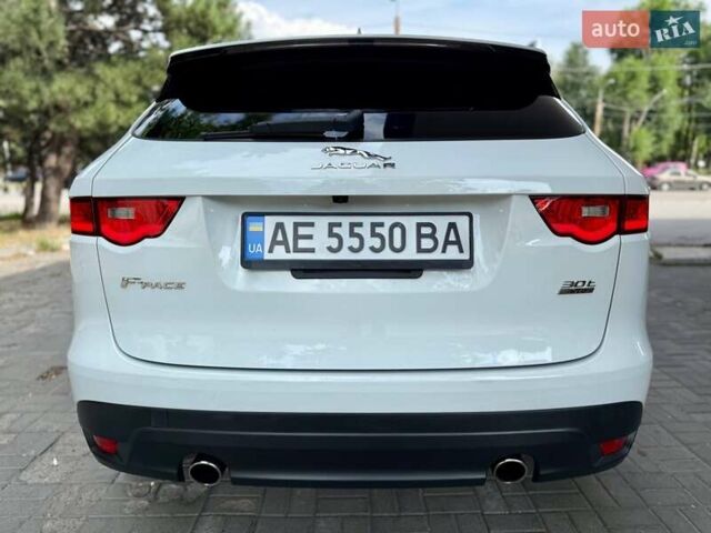Білий Ягуар Ф-Пейс, об'ємом двигуна 2 л та пробігом 140 тис. км за 21900 $, фото 14 на Automoto.ua