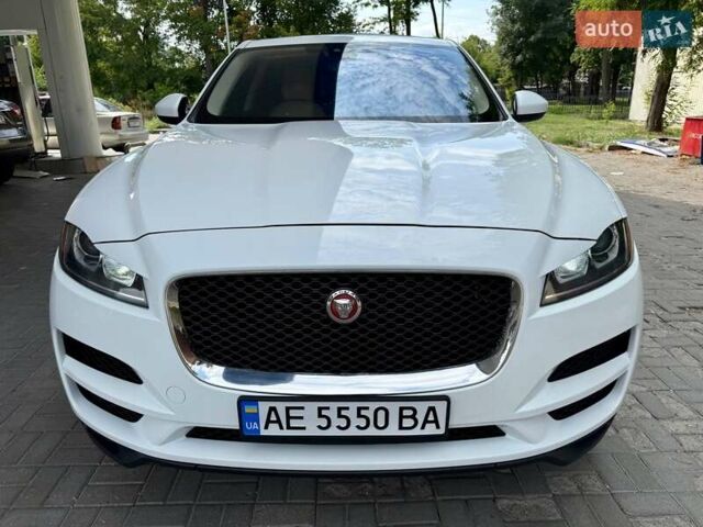 Білий Ягуар Ф-Пейс, об'ємом двигуна 2 л та пробігом 140 тис. км за 21900 $, фото 9 на Automoto.ua