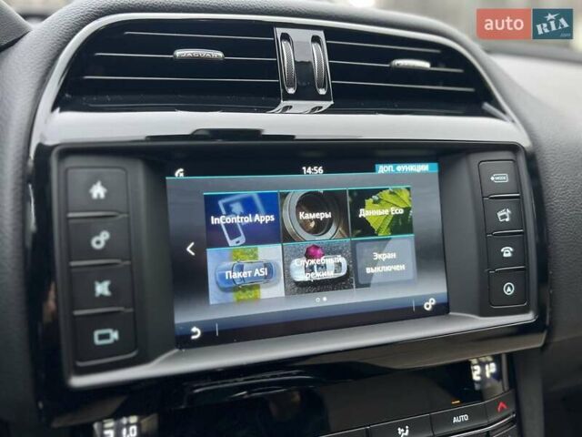 Белый Ягуар Ф-Пейс, объемом двигателя 3 л и пробегом 140 тыс. км за 21500 $, фото 47 на Automoto.ua