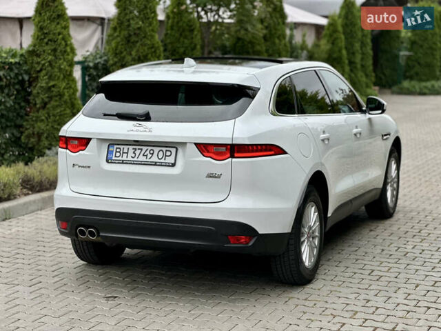 Білий Ягуар Ф-Пейс, об'ємом двигуна 2 л та пробігом 70 тис. км за 24700 $, фото 14 на Automoto.ua