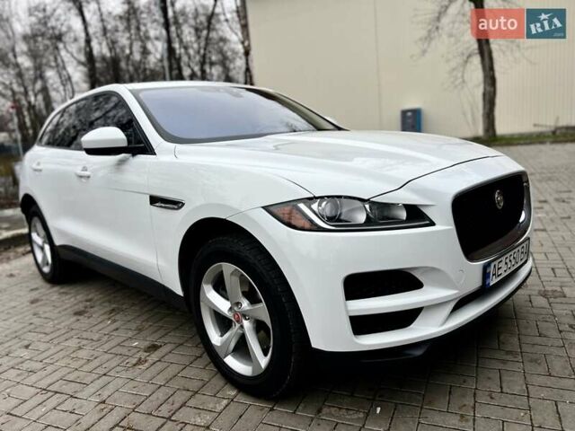 Белый Ягуар Ф-Пейс, объемом двигателя 3 л и пробегом 140 тыс. км за 21500 $, фото 3 на Automoto.ua