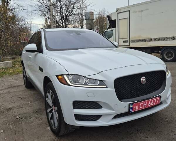 Белый Ягуар Ф-Пейс, объемом двигателя 2 л и пробегом 129 тыс. км за 25400 $, фото 5 на Automoto.ua