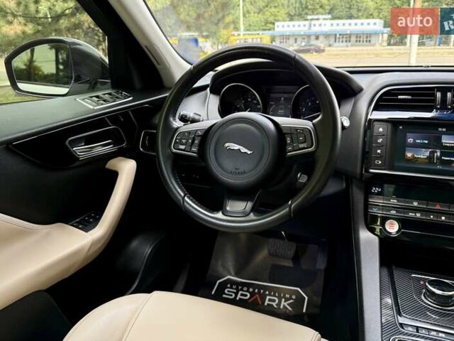 Ягуар Ф-Пейс 2018 у Дніпро (Дніпропетровську) на Automoto.ua Білий Ягуар Ф-Пейс, об'ємом двигуна 2 л та пробігом 140 тис. км за 21500 $, фото 24 на Automoto.ua