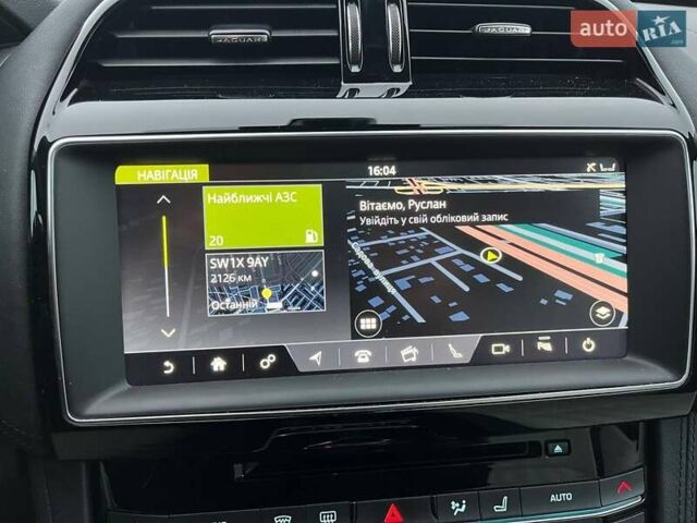 Білий Ягуар Ф-Пейс, об'ємом двигуна 3 л та пробігом 18 тис. км за 23990 $, фото 18 на Automoto.ua