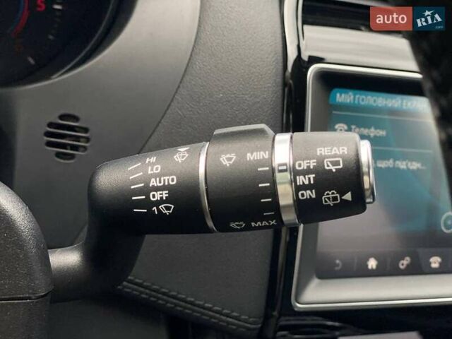 Білий Ягуар Ф-Пейс, об'ємом двигуна 2 л та пробігом 121 тис. км за 24990 $, фото 30 на Automoto.ua