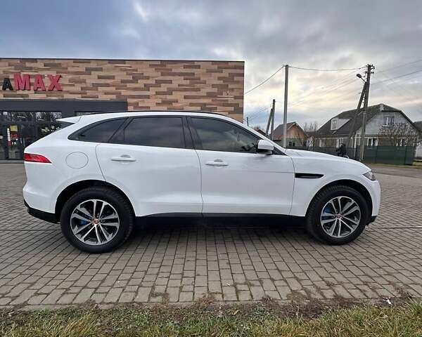 Белый Ягуар Ф-Пейс, объемом двигателя 2 л и пробегом 161 тыс. км за 21400 $, фото 9 на Automoto.ua