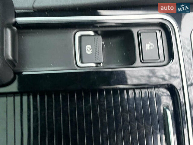 Белый Ягуар Ф-Пейс, объемом двигателя 2 л и пробегом 80 тыс. км за 25990 $, фото 22 на Automoto.ua