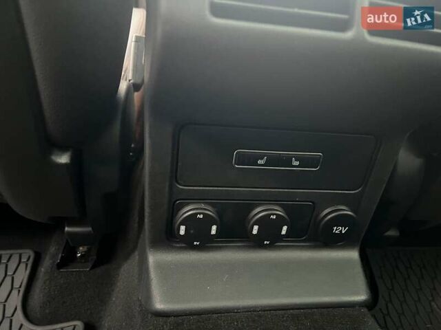 Белый Ягуар Ф-Пейс, объемом двигателя 2 л и пробегом 129 тыс. км за 25590 $, фото 34 на Automoto.ua