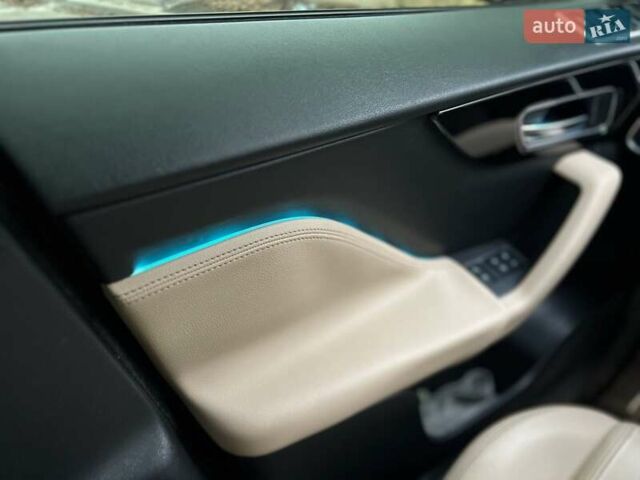 Белый Ягуар Ф-Пейс, объемом двигателя 3 л и пробегом 140 тыс. км за 21500 $, фото 43 на Automoto.ua