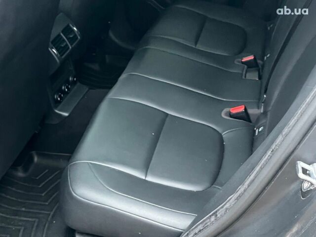 Белый Ягуар Ф-Пейс, объемом двигателя 2 л и пробегом 80 тыс. км за 25990 $, фото 27 на Automoto.ua