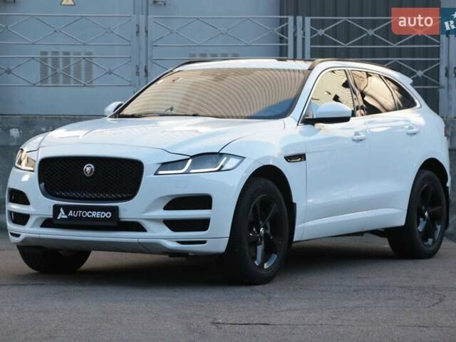 Білий Ягуар Ф-Пейс, об'ємом двигуна 2 л та пробігом 40 тис. км за 29500 $, фото 3 на Automoto.ua