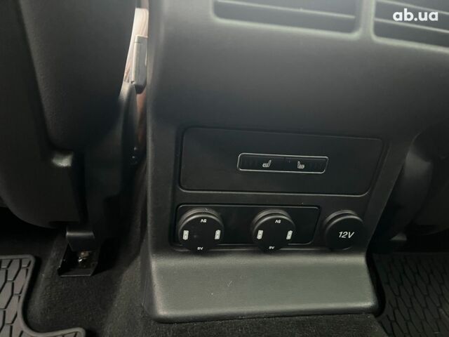 Белый Ягуар Ф-Пейс, объемом двигателя 2 л и пробегом 129 тыс. км за 25590 $, фото 34 на Automoto.ua