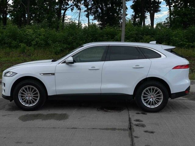 Белый Ягуар Ф-Пейс, объемом двигателя 2 л и пробегом 121 тыс. км за 23990 $, фото 3 на Automoto.ua