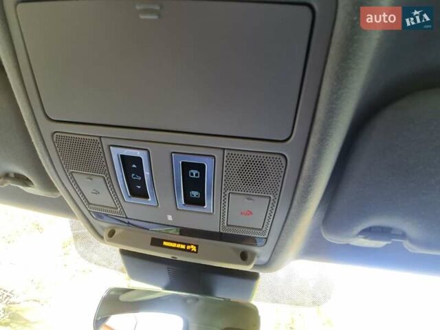 Белый Ягуар Ф-Пейс, объемом двигателя 2 л и пробегом 125 тыс. км за 30000 $, фото 52 на Automoto.ua