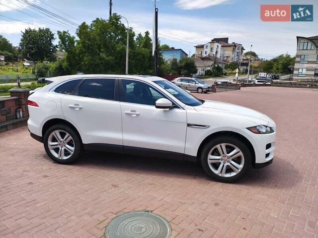 Белый Ягуар Ф-Пейс, объемом двигателя 2 л и пробегом 93 тыс. км за 19900 $, фото 7 на Automoto.ua